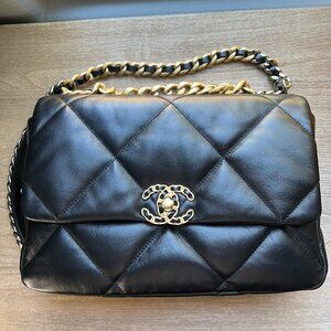 Chanel 19 Medium/Large black